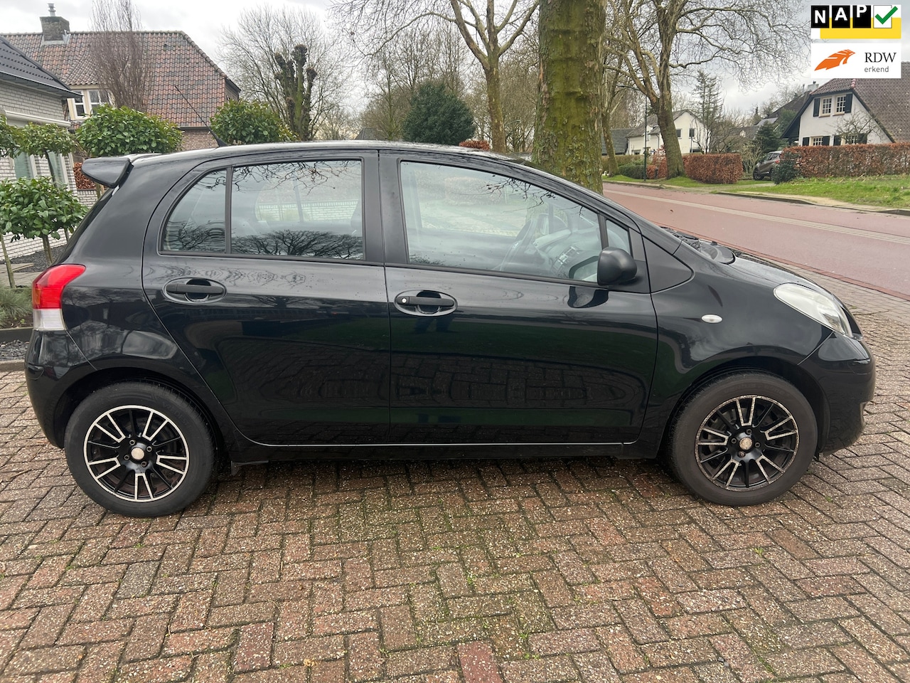 Toyota Yaris - 1.0 VVTi Acces cruise control leren bekleding - AutoWereld.nl