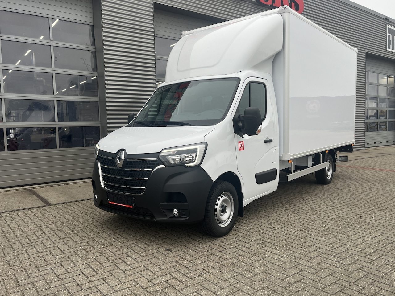 Renault Master - 165PK Citybox 1000kg laadklep 2.3T achteras, Trekhaak 2500 kilo, geveerde stoel Nieuw en B - AutoWereld.nl