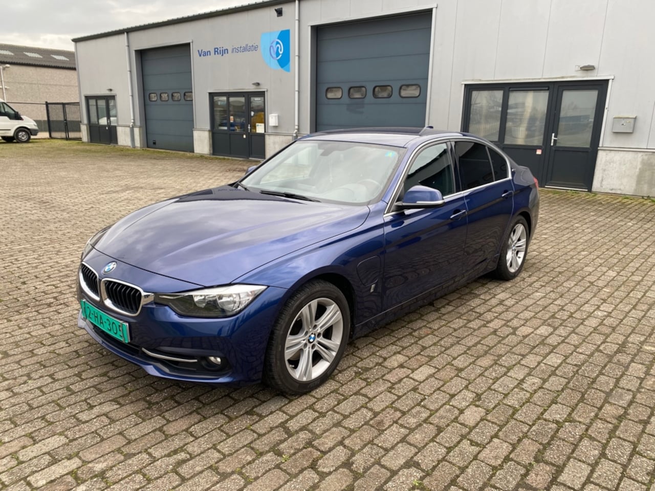 BMW 3-serie - 330e 330e - AutoWereld.nl