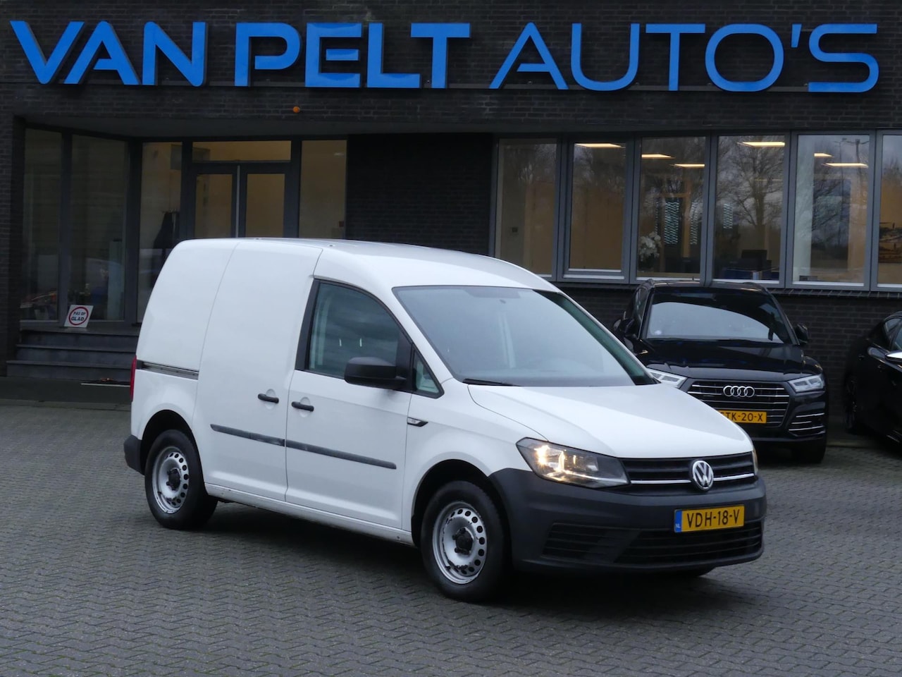 Volkswagen Caddy - 2.0 TDI L1 BMT Airco / Bleutooth - AutoWereld.nl