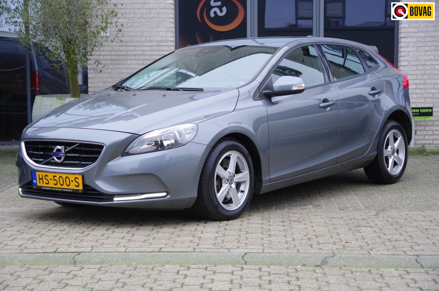 Volvo V40 - 1.5 T2 Kinetic 122PK AUT. CRUISE, NAVI, CLIMA, PARKEERSENSOREN, NL AUTO, NAP - AutoWereld.nl