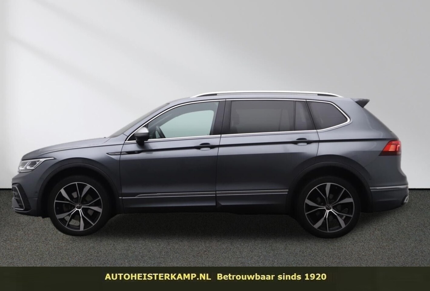 Volkswagen Tiguan Allspace - 2.0 TDI 4Motion R Line ACC Trekhaak Panoramadak Matrix LED Leder 20 Inch - AutoWereld.nl