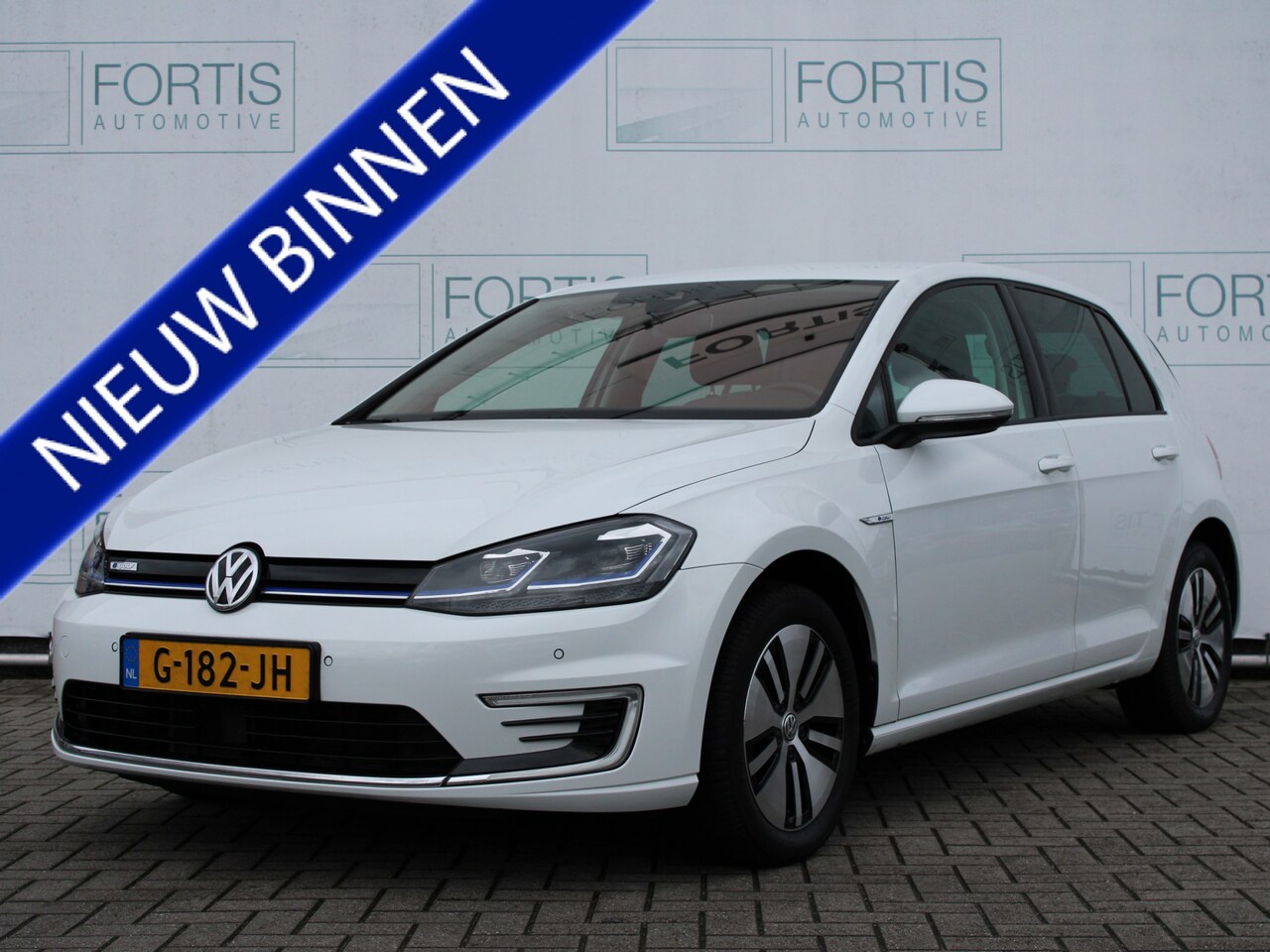 Volkswagen e-Golf - e-Golf NL AUTO | VIRTUAL COCKPIT | LEDER | CAMERA | STOELVERW | SOH 94% - AutoWereld.nl