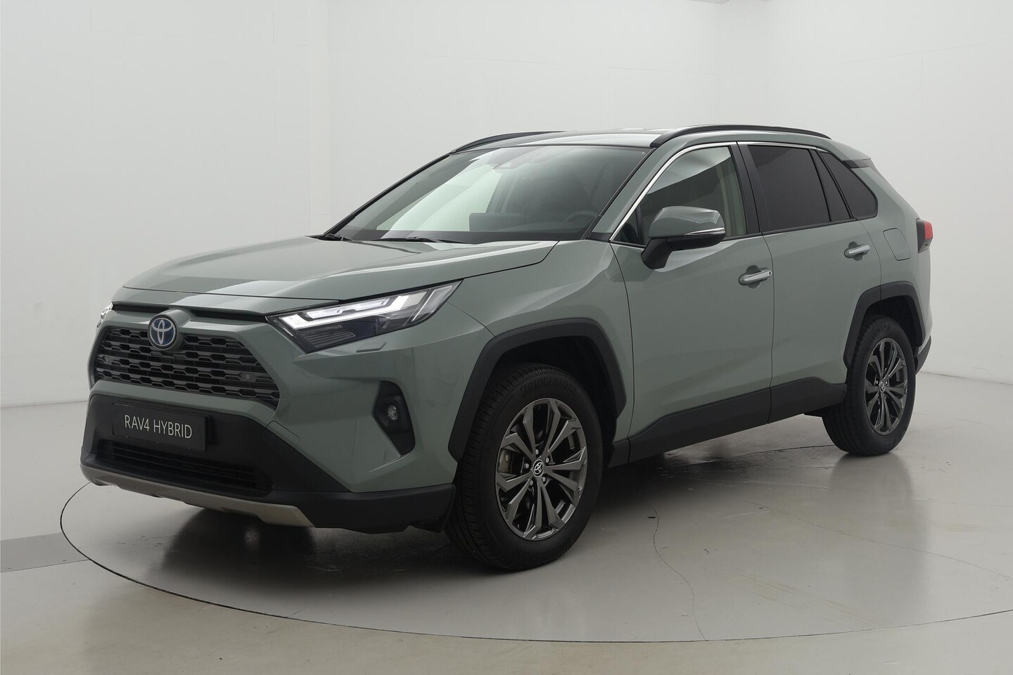 Toyota RAV4 - 2.5 Hybrid AWD Executive Dodehoek - AutoWereld.nl