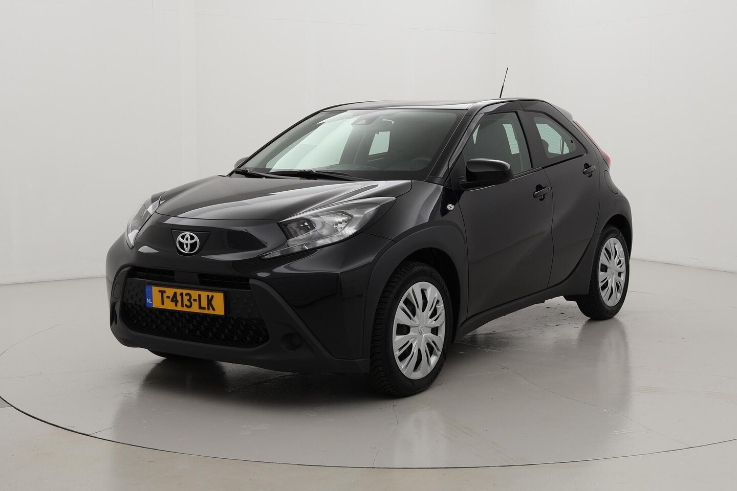 Toyota Aygo X - 1.0 VVT-i MT play Apple\Android 5drs - AutoWereld.nl