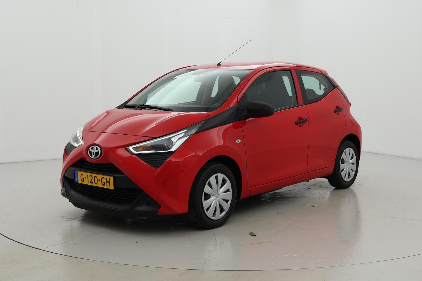 Toyota Aygo - 1.0 VVT-i x-fun 1.0 VVT-i x-fun 5drs - AutoWereld.nl