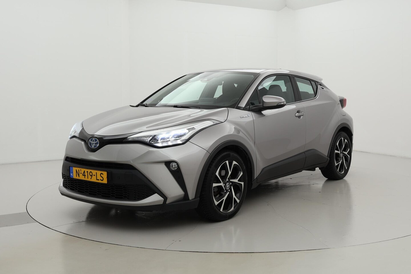 Toyota C-HR - 2.0 Hybrid Dynamic Navigatie Automaat - AutoWereld.nl