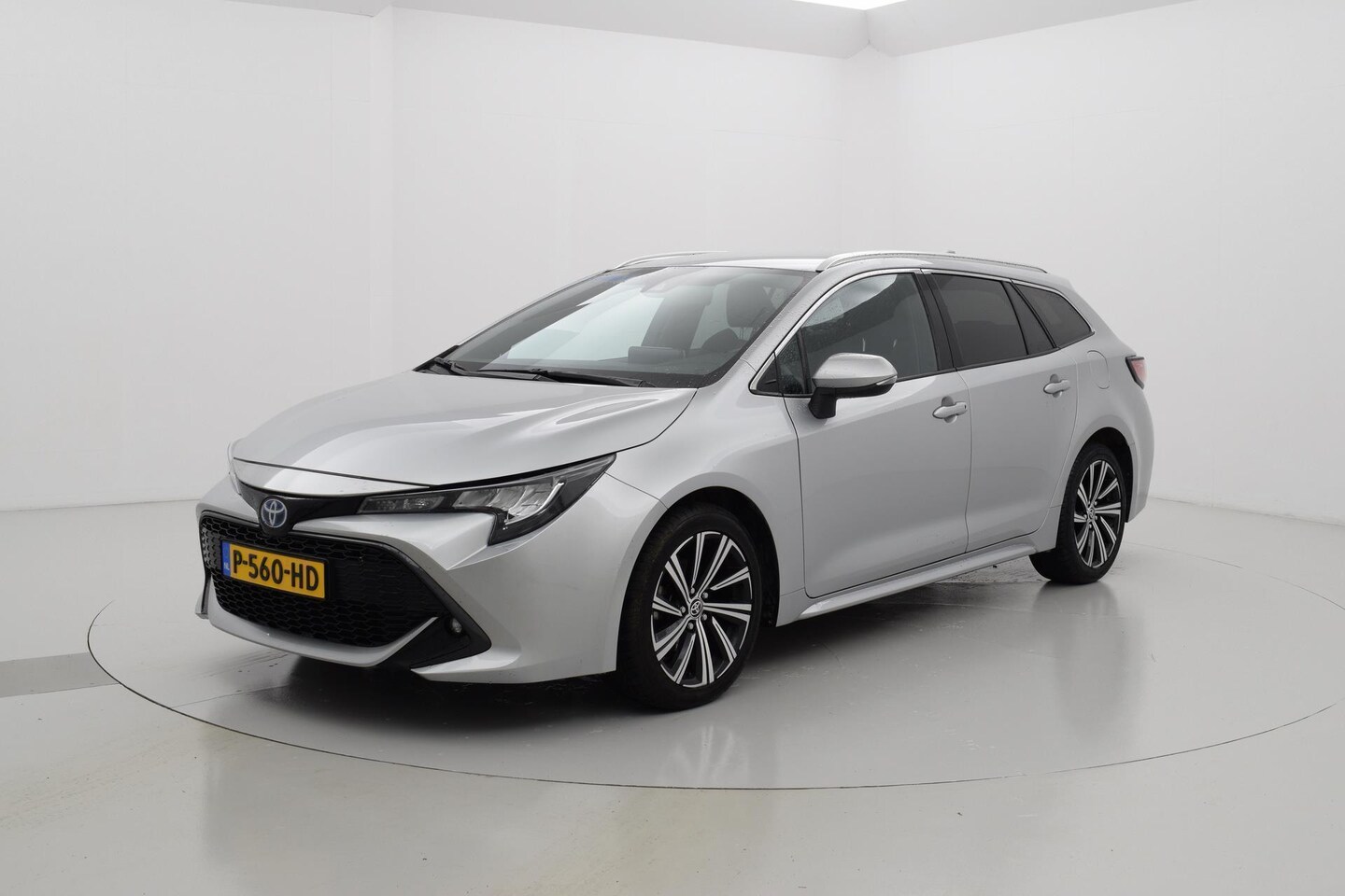 Toyota Corolla Touring Sports - 1.8 Hybrid Dynamic Apple\Android - AutoWereld.nl