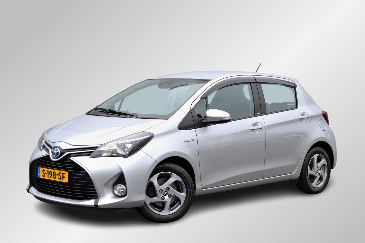 Toyota Yaris - 1.5 Hybrid Lease Stoelverwarming - AutoWereld.nl