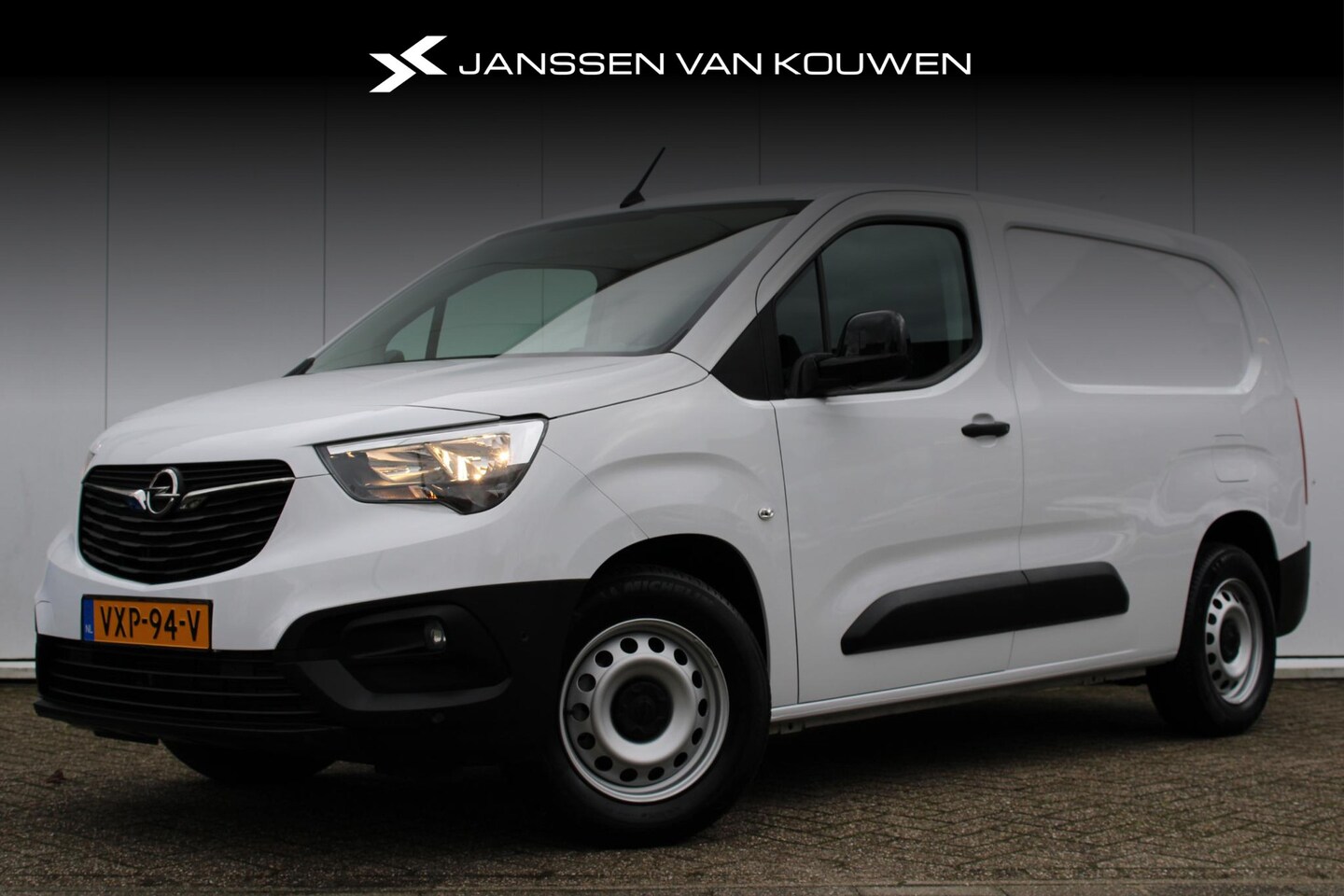 Opel Combo-e - L2H1 Edition 50 kWh Trekhaak / Navigatie / Parkeercamera - AutoWereld.nl