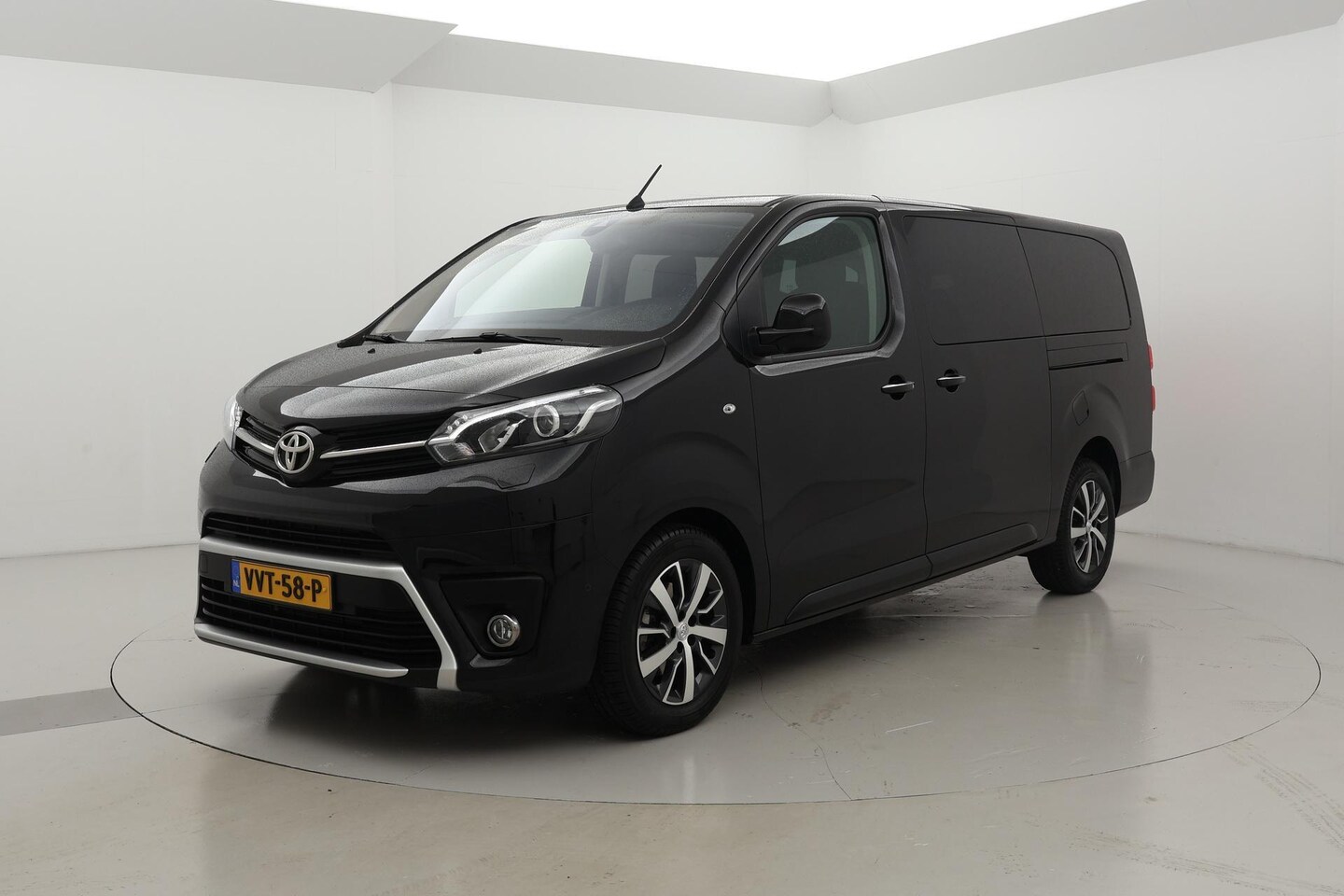 Toyota PROACE Long Worker - 2.0 D-4D Dynamic DC Verso Automaat - AutoWereld.nl