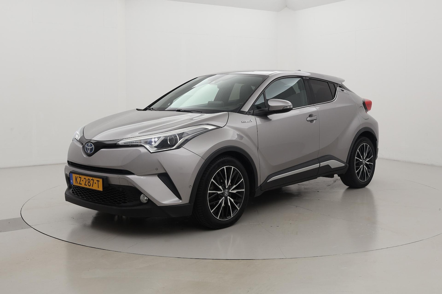 Toyota C-HR - 1.8 Hybrid First Edition Navigatie Automaat - AutoWereld.nl