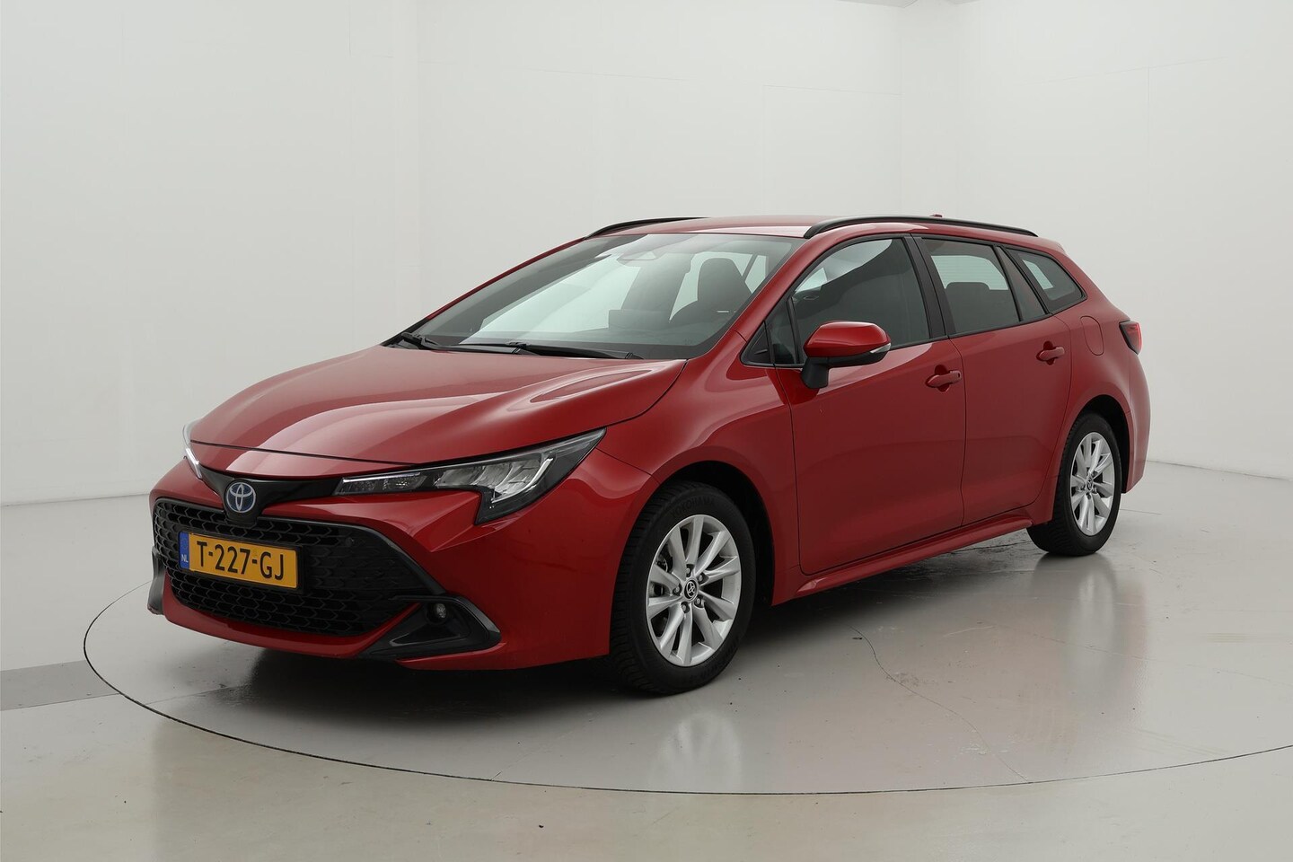 Toyota Corolla Touring Sports - Hybrid 140 Active Apple\Android - AutoWereld.nl