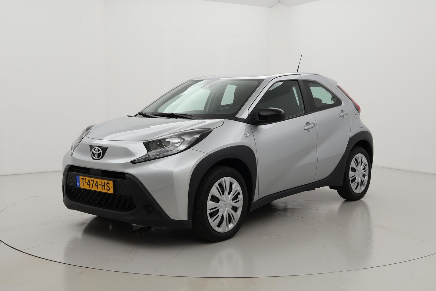 Toyota Aygo X - 1.0 VVT-i MT play Apple\Android 5drs - AutoWereld.nl