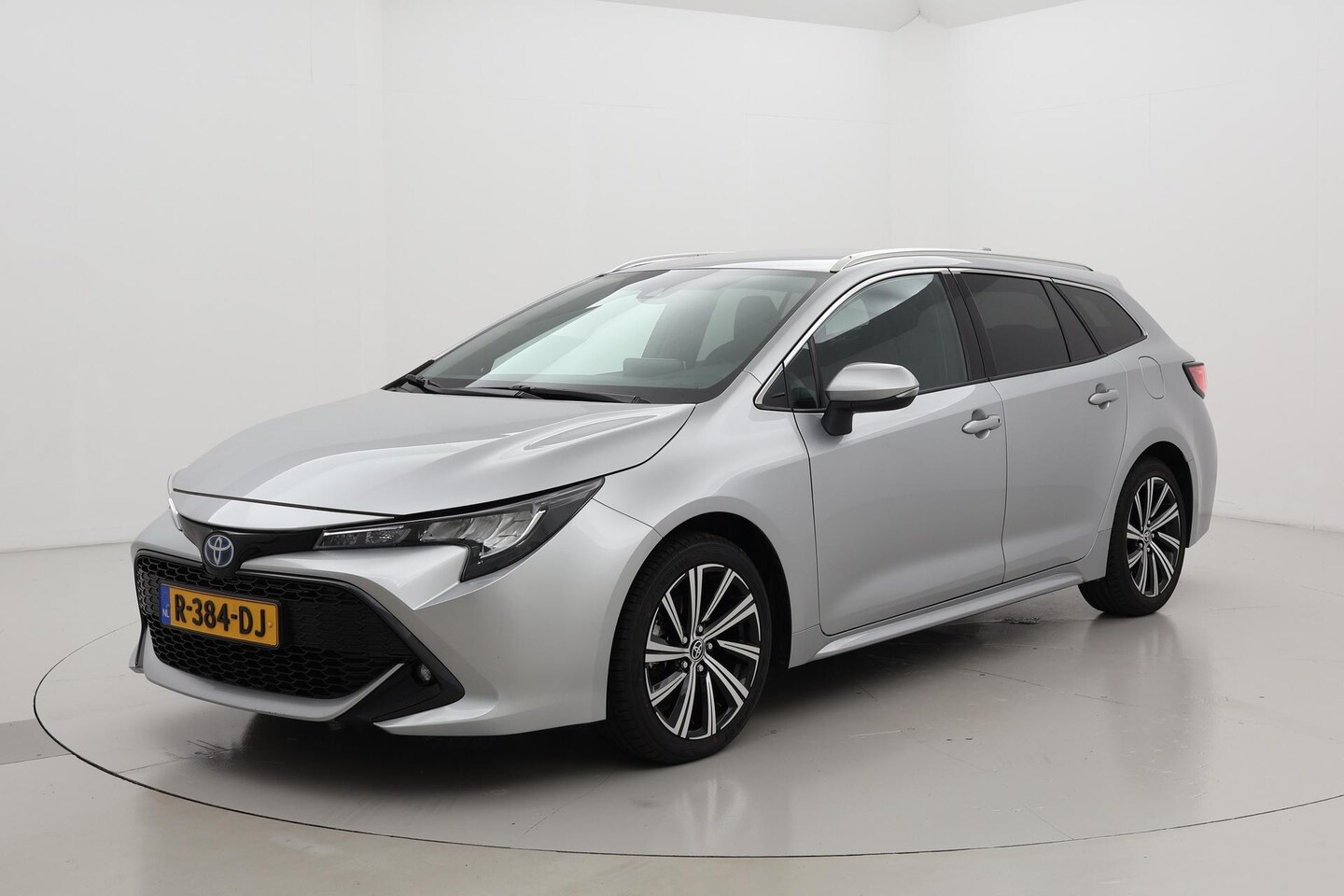 Toyota Corolla Touring Sports - 1.8 Hybrid Dynamic Apple\Android - AutoWereld.nl