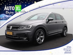 Volkswagen Tiguan - 1.4 TSI Highline Business R Trekhaak Digi. Dash Adapt. Cruise Carplay