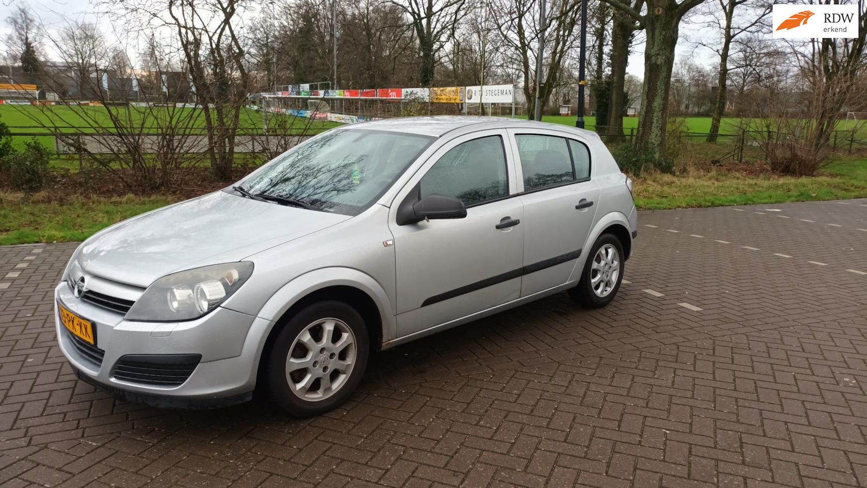 Opel Astra - 1.6 Essentia Automaat / Airco - AutoWereld.nl