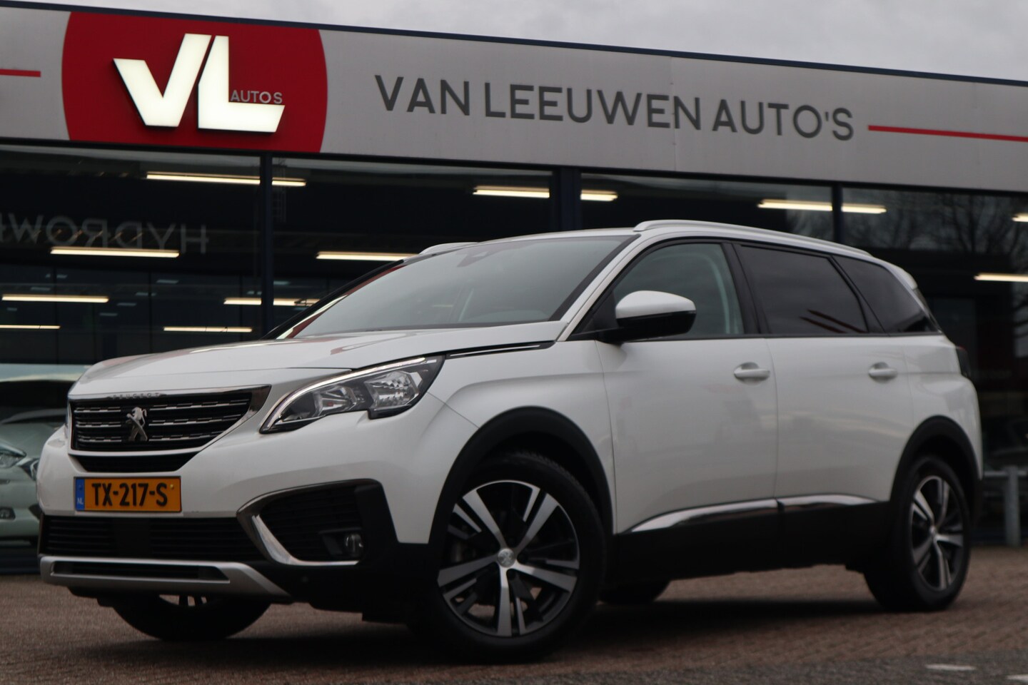 Peugeot 5008 - 1.6 BlueHDI Blue Lease Premium | Automaat | Navi | 7 Persoons - AutoWereld.nl