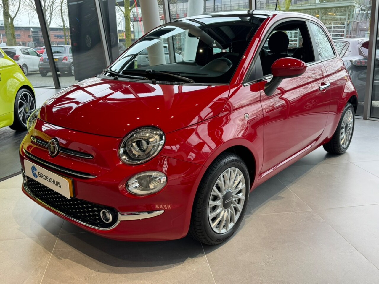 Fiat 500 - 1.0 70 Hybrid Dolcevita | € 2.994,- Voorraad Voordeel Rosso Passione pastellak - AutoWereld.nl