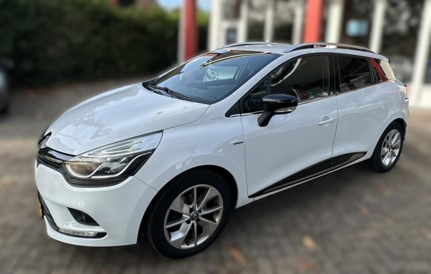 Renault Clio Estate - TCe 90 Energy Limited | Airco | jaar APK en beurt - AutoWereld.nl