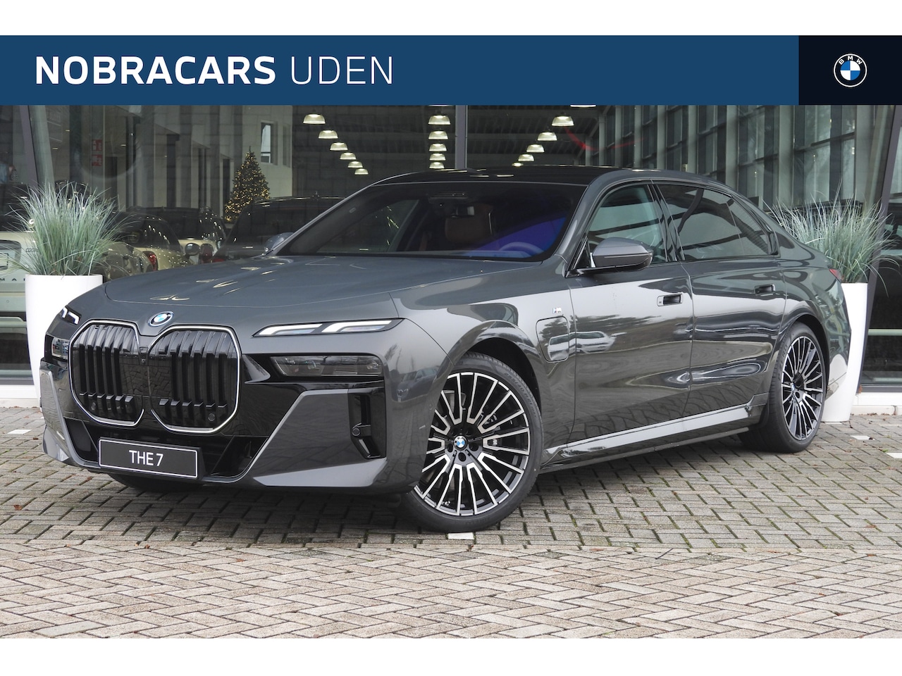 BMW 7-serie - 750e xDrive High Executive M Sport Automaat / Panoramadak Sky Lounge / Trekhaak / Massagef - AutoWereld.nl