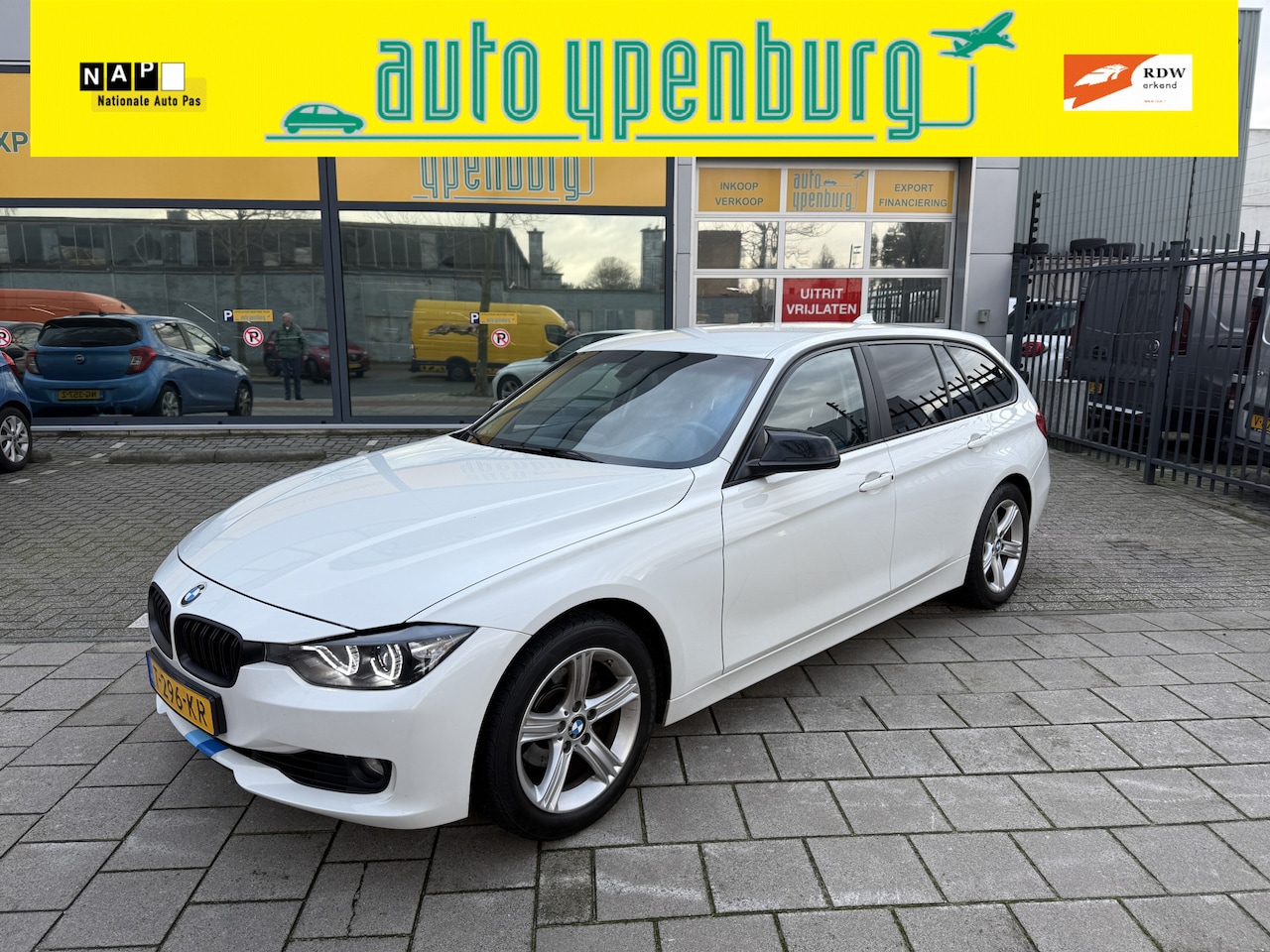 BMW 3-serie Touring - 320i High Executive * 127.172 Km * Navi * Climatronic * Led * - AutoWereld.nl