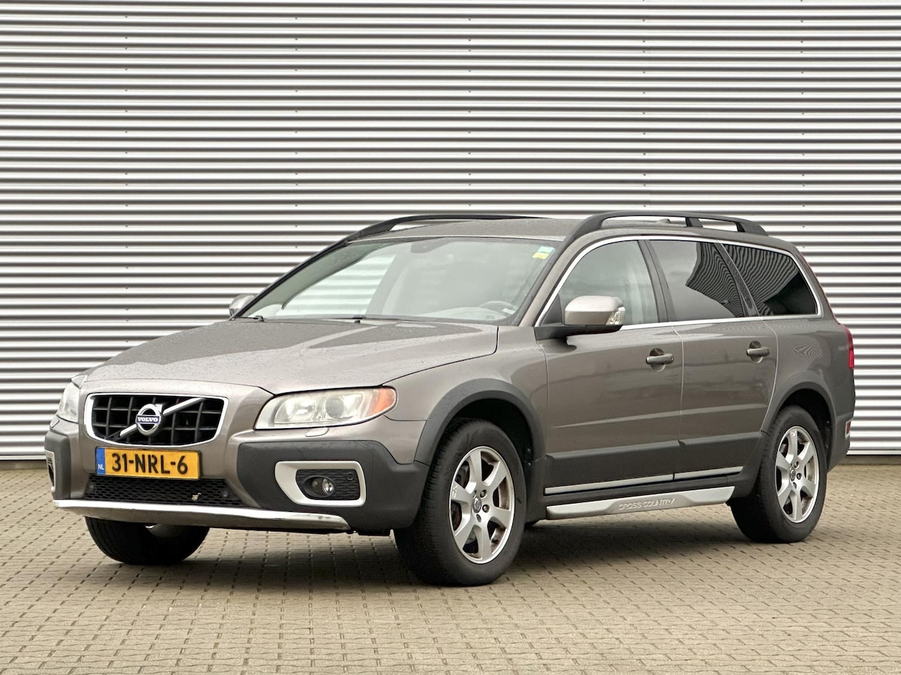 Volvo XC70 - 2.4 D5 Summum 2.4 D5 Summum - AutoWereld.nl