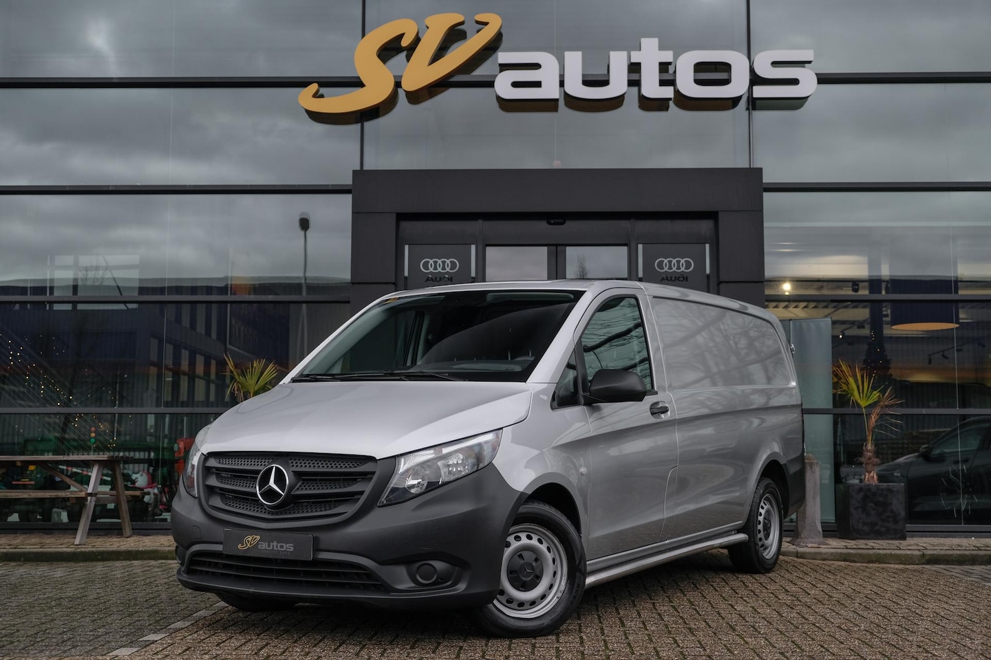 Mercedes-Benz Vito - 114 CDI 136pk Automaat Lang 3-persoons Camera Airco Cruise - AutoWereld.nl