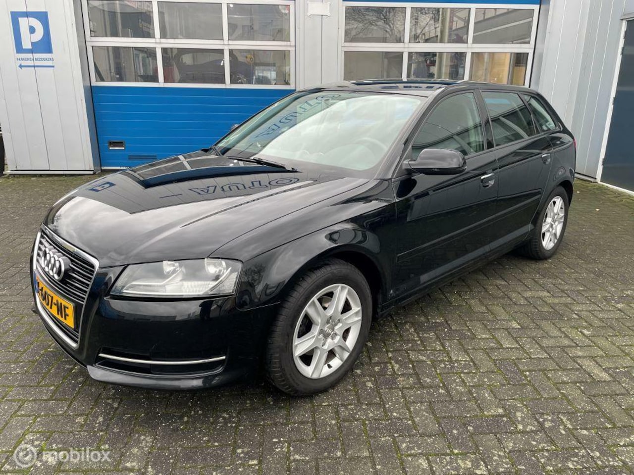 Audi A3 Sportback - 1.6 Ambiente Business Edition Climate Ct - AutoWereld.nl