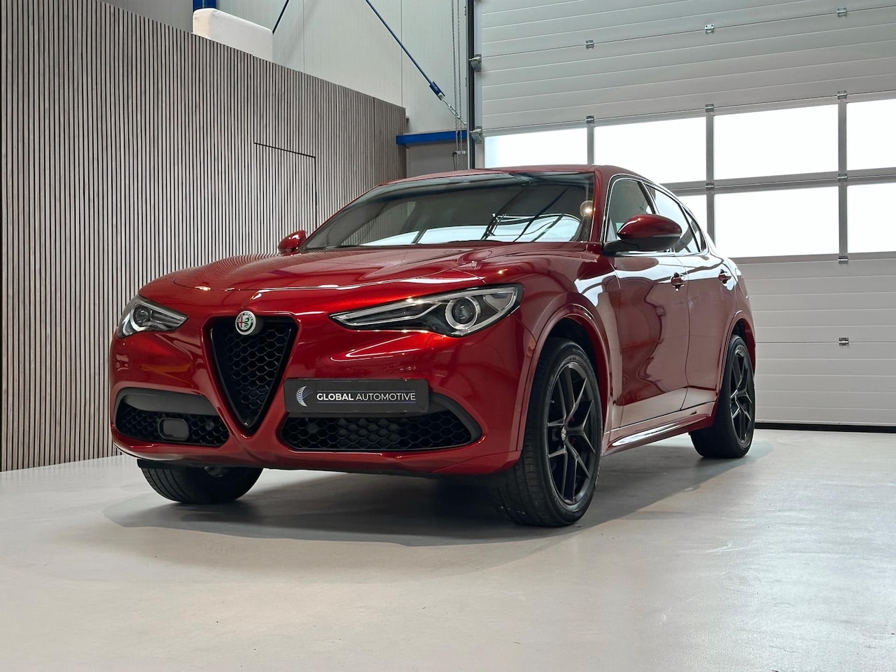 Alfa Romeo Stelvio - 2.0 T AWD First Edition - LAGE KM'STAND - LEER - 20'' - AutoWereld.nl