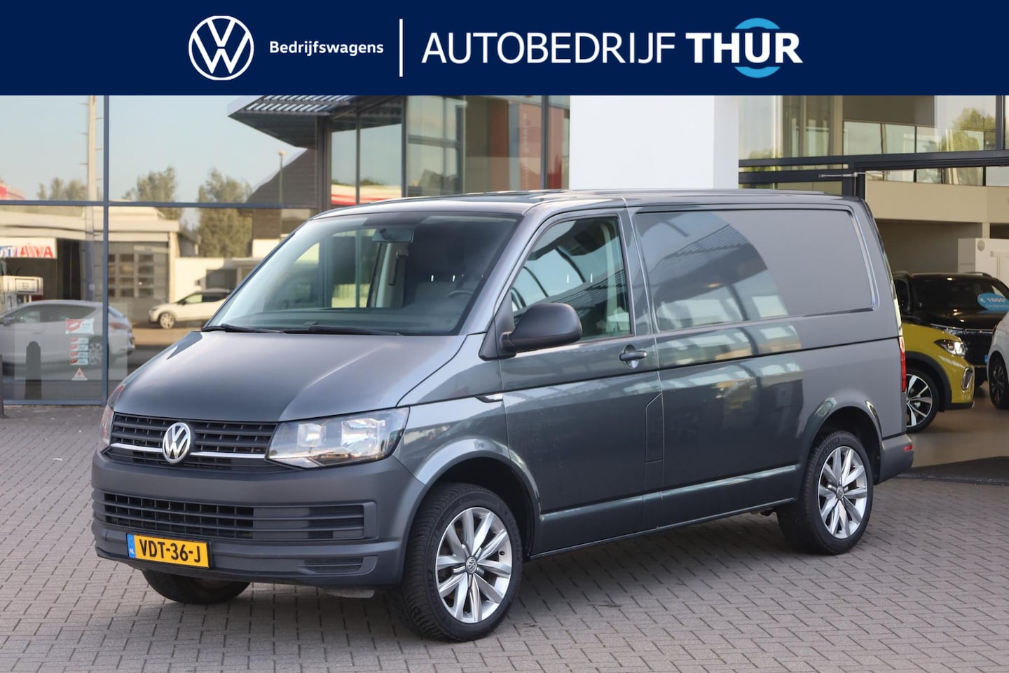 Volkswagen Transporter - 2.0 TDI L1H1 Comfortline 140PK / 103kW DSG, Navigatie stoelverwarming laadruimte bekleding - AutoWereld.nl