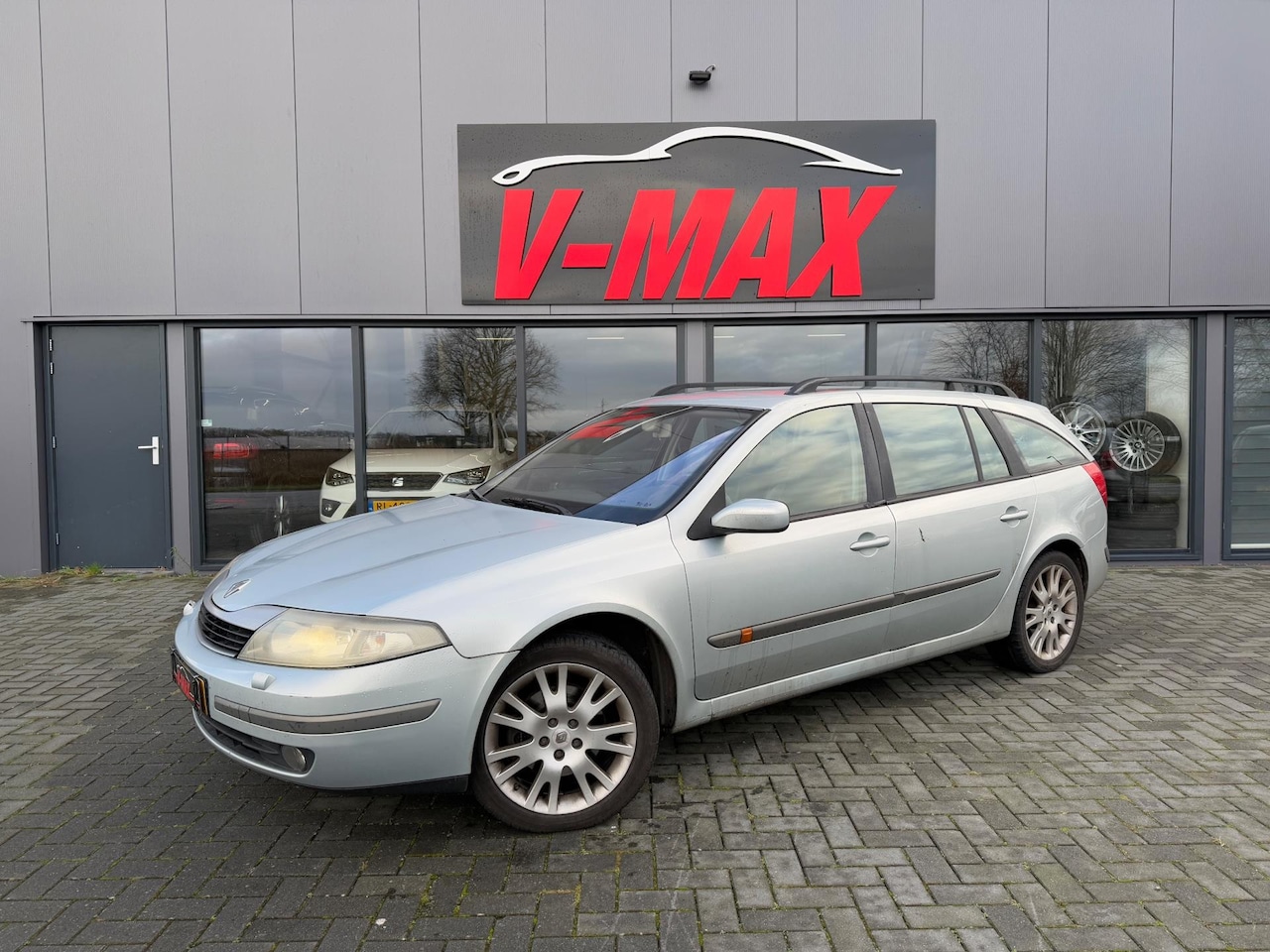 Renault Laguna Grand Tour - 1.8-16V Expression Xenon Clima Cruise - AutoWereld.nl