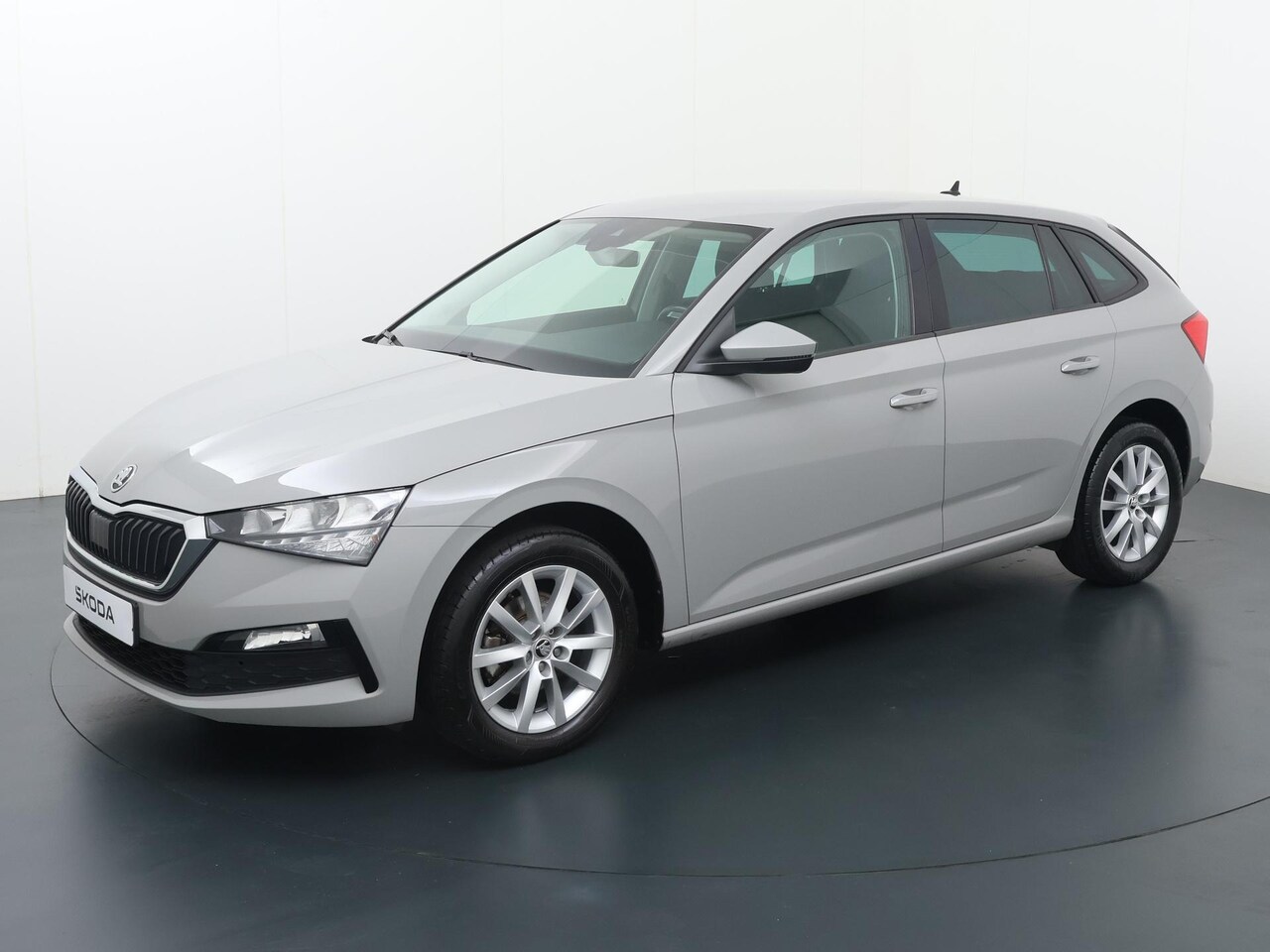 Skoda Scala - 1.0 TSI Ambition | 116 PK | Climatronic | Parkeersensoren achter | Lichtmetalen velgen 16 - AutoWereld.nl