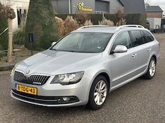 Skoda Superb Combi - 1.6 TDI Sprint Pro 2014 Navi/Clima/Lmv