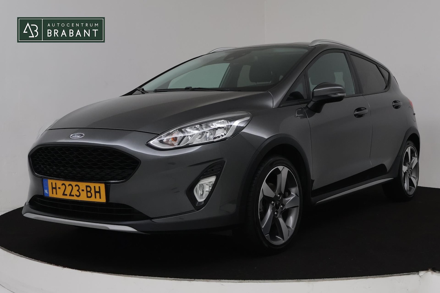 Ford Fiesta - 1.0 EcoBoost Active (NAVIGATIE, CLIMA, STOELVERWARMING, PARKEERSENSOREN, TREKHAAK) - AutoWereld.nl