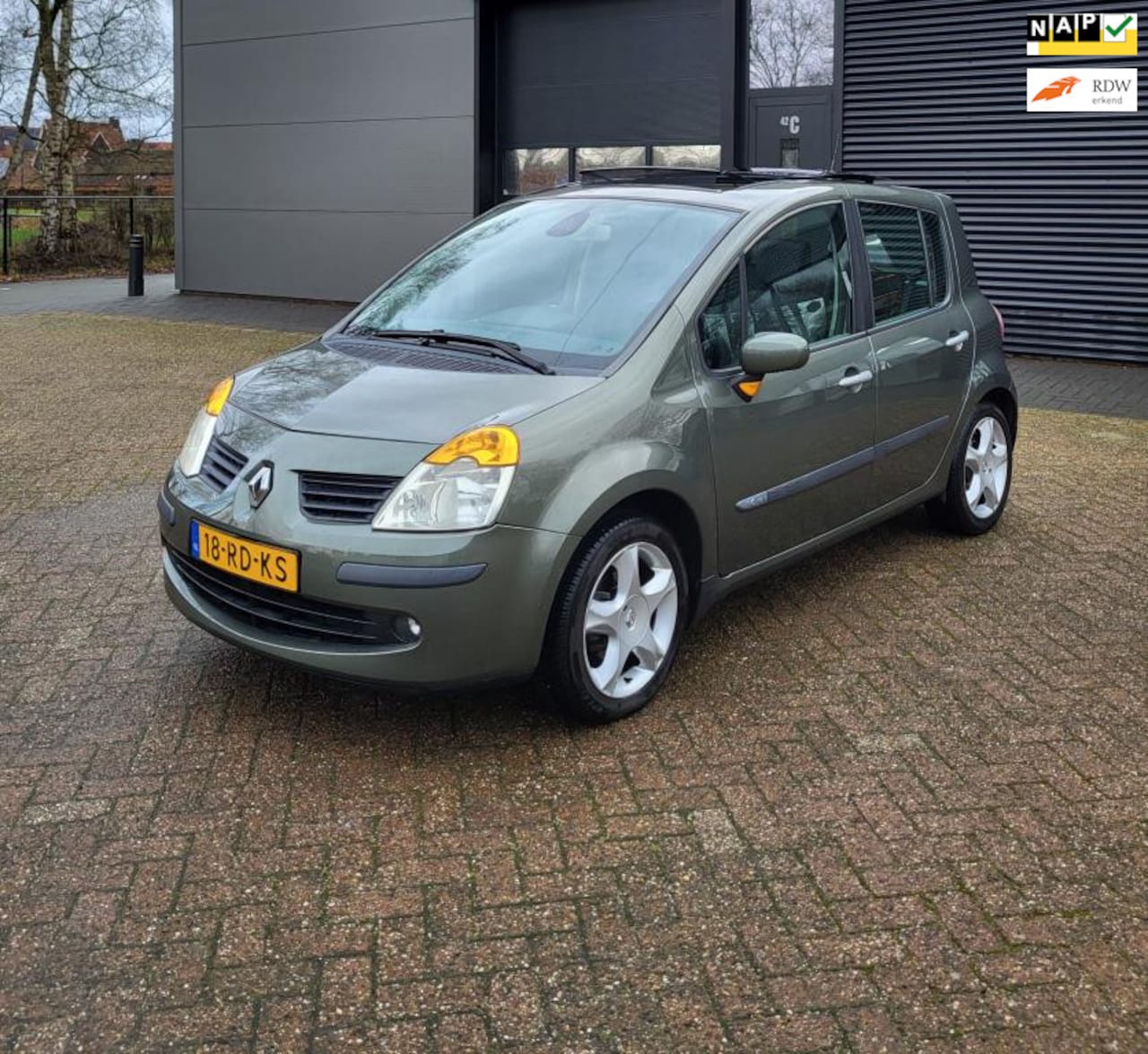 Renault Modus - 1.6-16V Initiale Automaat,Pano,PDC 156dkm Nap! - AutoWereld.nl