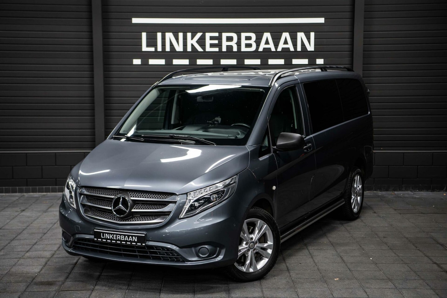 Mercedes-Benz Vito - 119 CDI Lang | Dubbel Cabine | 2500kg trekgewicht | Camera | Navi | Leder | LED | Stoelver - AutoWereld.nl