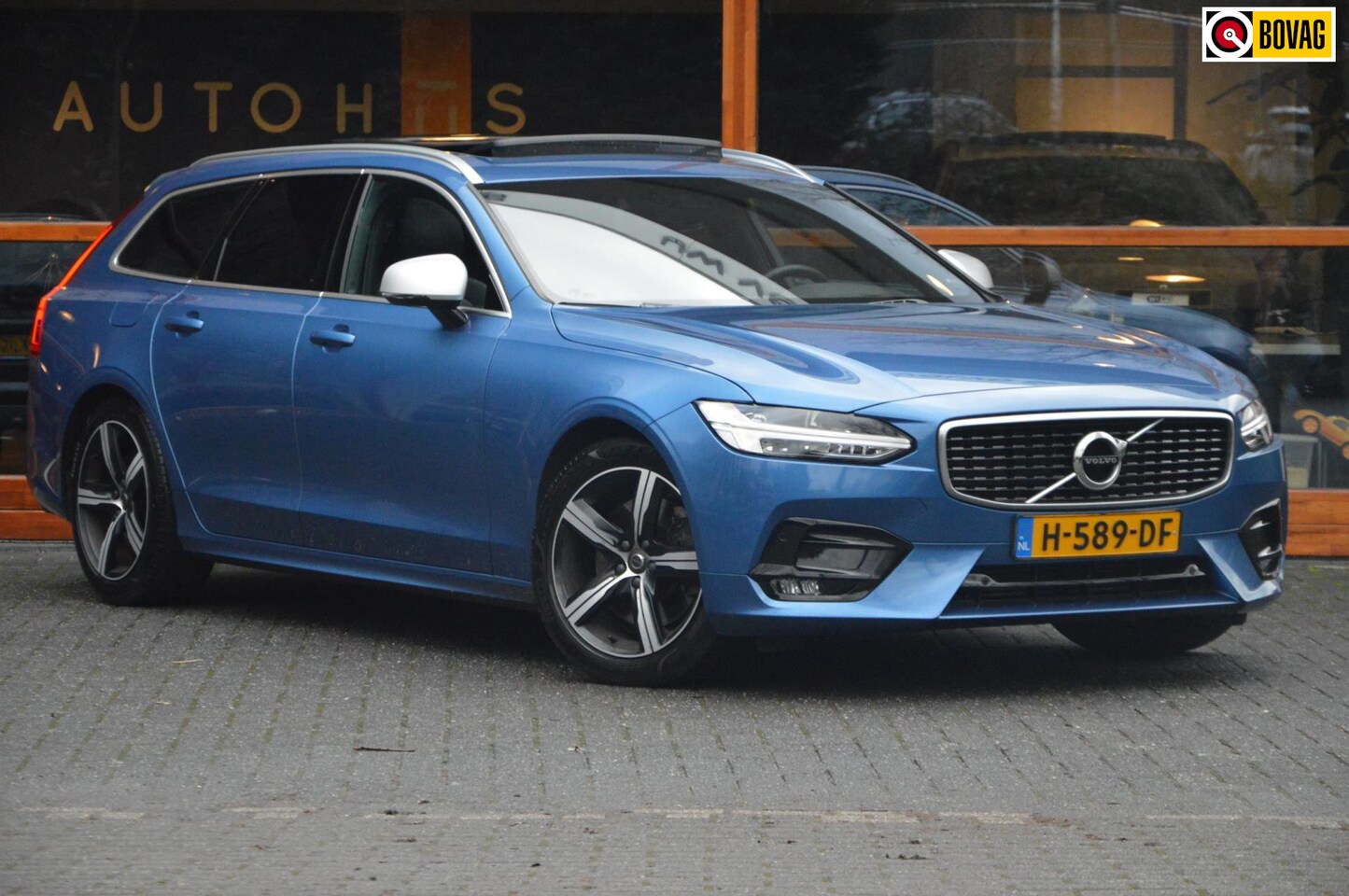 Volvo V90 - T4 R-Design | Panorama Schuif/Kantel Dak | Pilot-assist | Apple CarPlay | Head-Up Display - AutoWereld.nl