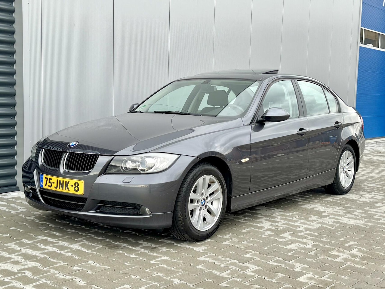 BMW 3-serie - 320i High Executive Schuifdak | Xenon | Lage KM - AutoWereld.nl