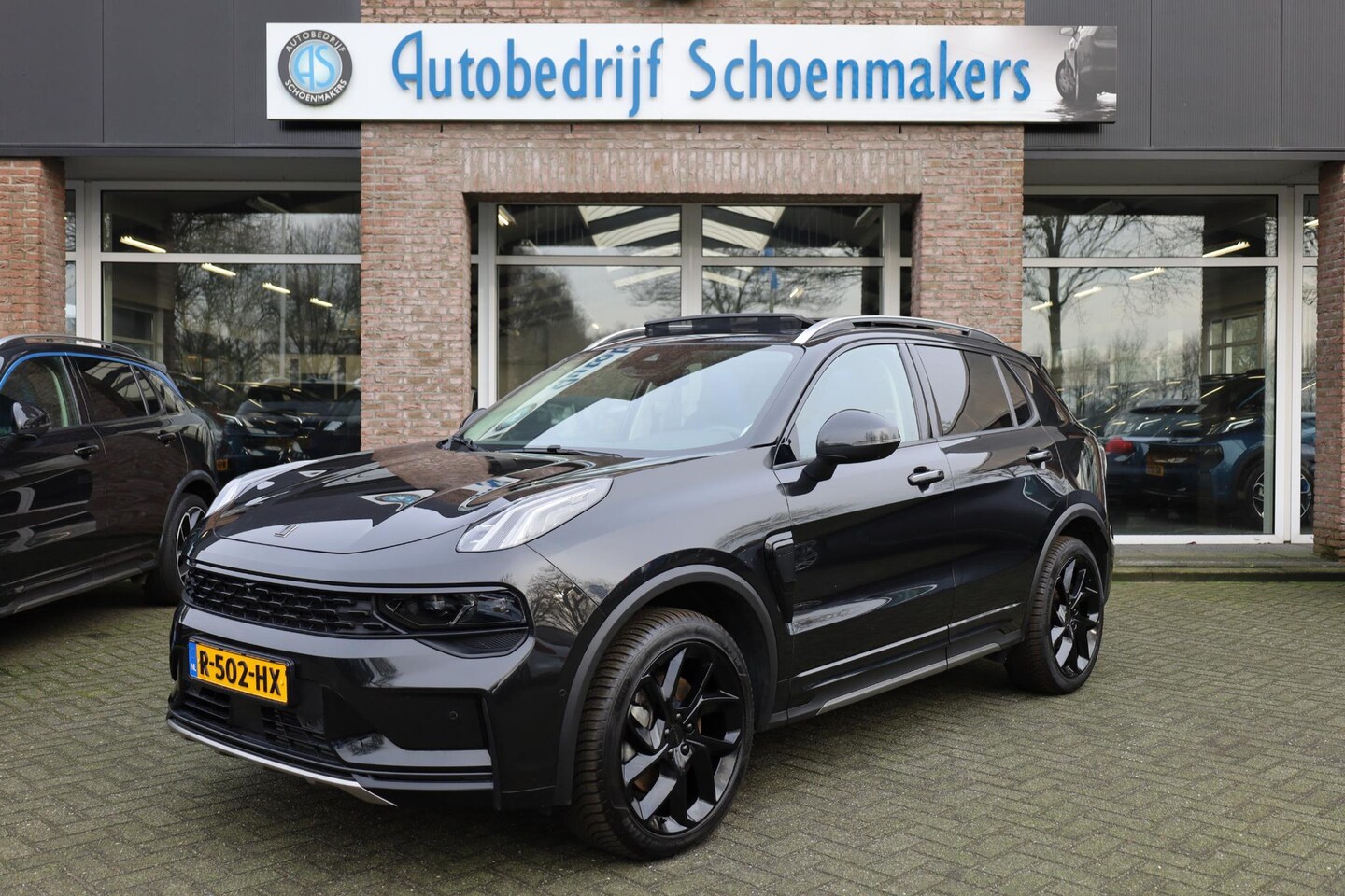 Lynk & Co 01 - 1.5 261PK! BLACKLINE+6,6Kwh LADEN! 360-CAMERA PANO/SCHUIF INFINITY DAB NAVI CARPLAY STOELV - AutoWereld.nl