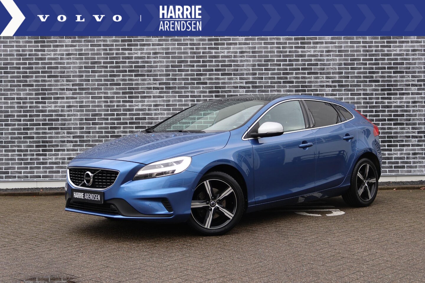 Volvo V40 - 2.0 T4 Business Sport | Luxury Line | Leder | Panoramadak | Camera Achter | Afneembare tre - AutoWereld.nl