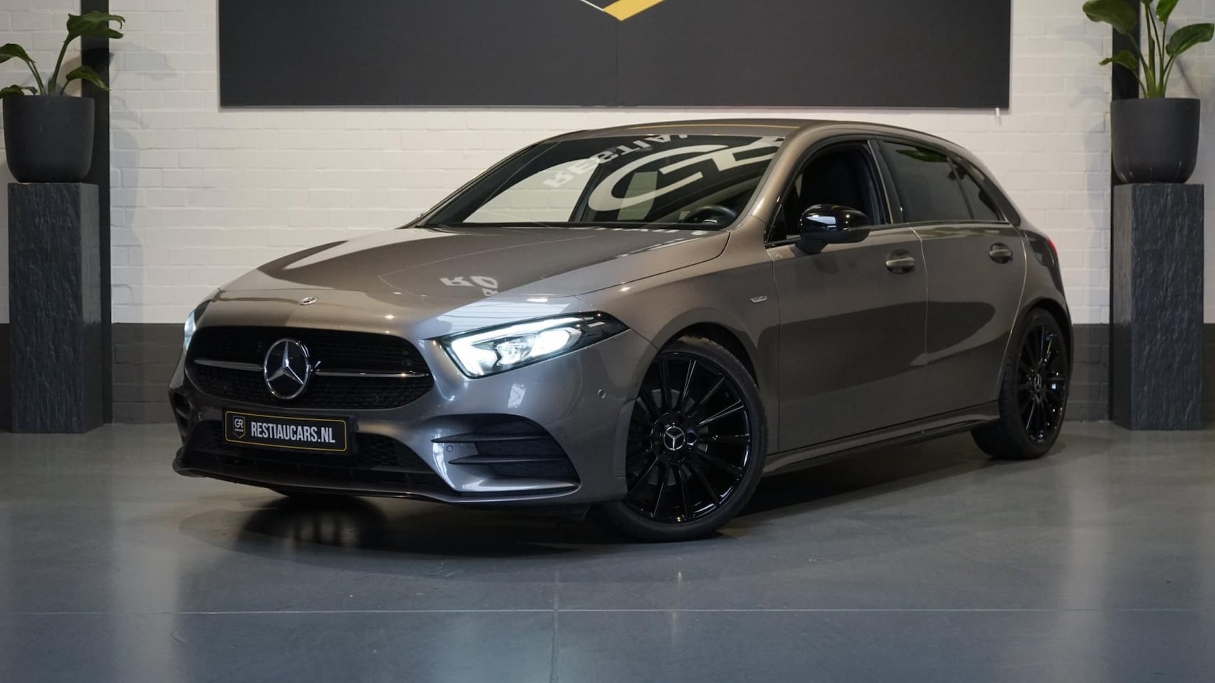 Mercedes-Benz A-klasse - 200 AMG Edition AMBIANCE-CLIMA-CAMERA-NAVI-NIGHT-MBUX-LED-19''-WINTER-Etc. - AutoWereld.nl