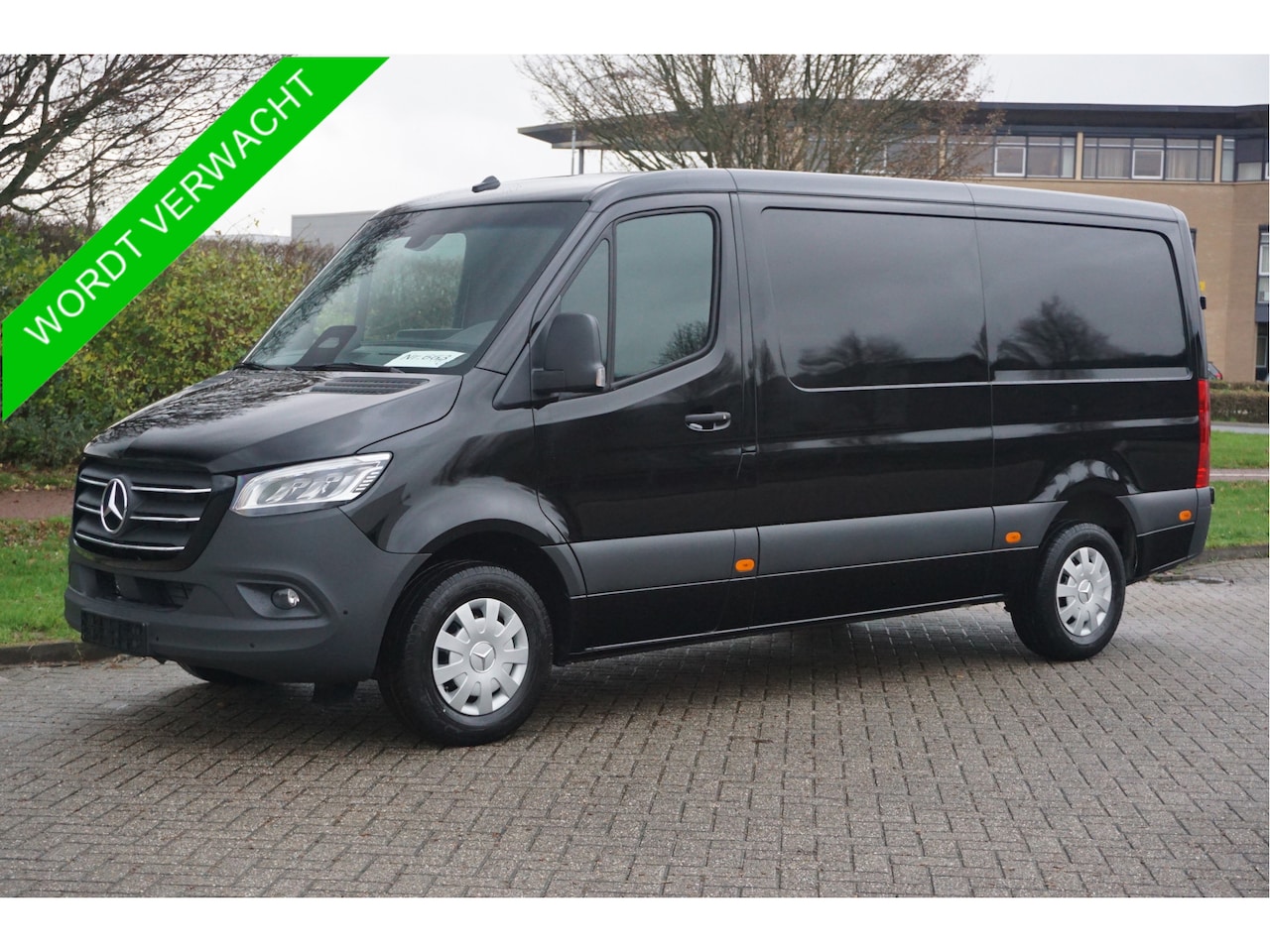 Mercedes-Benz Sprinter - 317CDI Pro L2H1 10.25" Mbux Navi, Cam, Gev. Stoel, 3.5T Trekhaak, LED!! NR. *504* - AutoWereld.nl