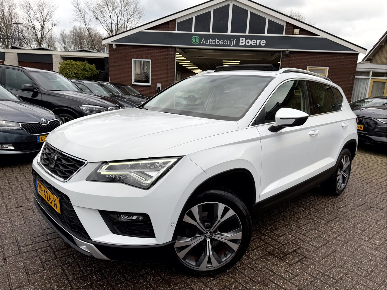 Seat Ateca - 1.0 EcoTSI Business Intense Pano-dak, Camera, 18''Lmv, Carplay - AutoWereld.nl