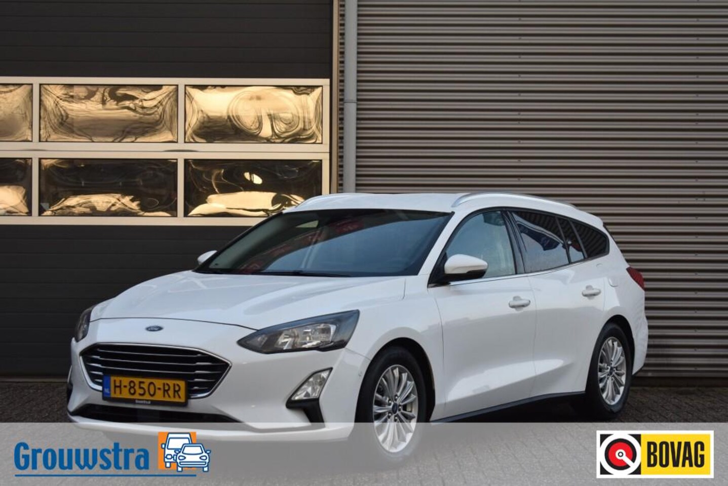 Ford Focus - AUTOMAAT / STOELVERWARMING / CARPLAY - AutoWereld.nl