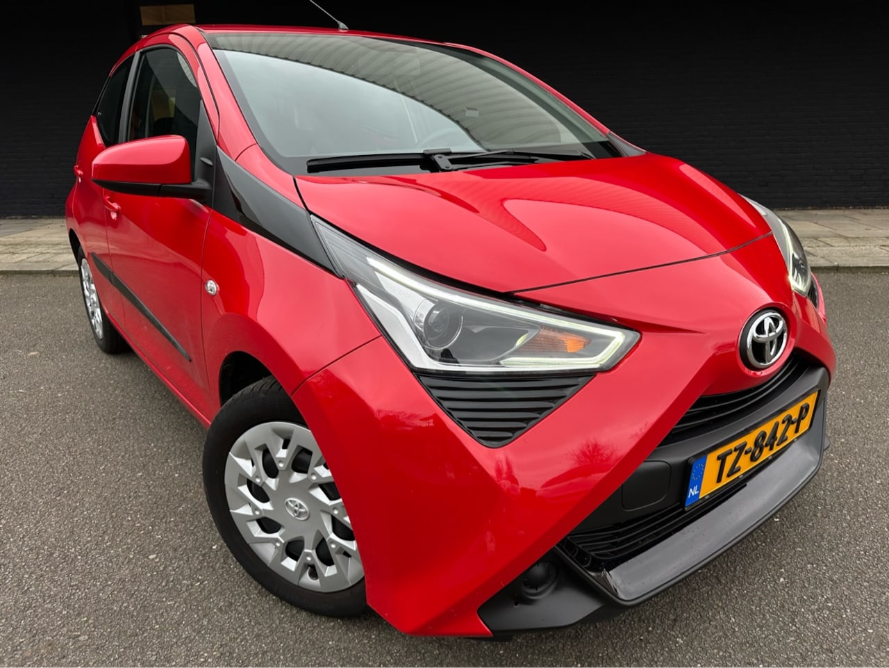 Toyota Aygo - 1.0 VVT-i x-play // Automaat // Nieuwstaat // 9500km! // - AutoWereld.nl