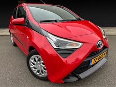 Toyota Aygo - 1.0 VVT-i x-play // Automaat // Nieuwstaat // 9500km //