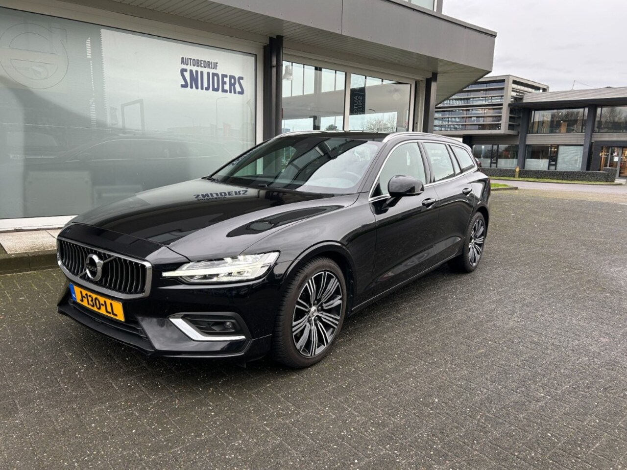 Volvo V60 - B3 Inscription Geartronic - AutoWereld.nl