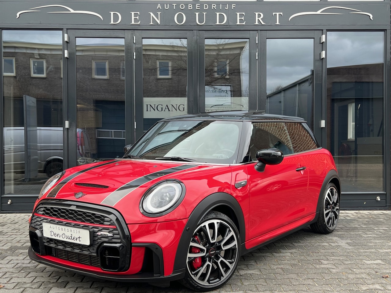 MINI John Cooper Works - Mini 2.0 Essential AUT PANO / APPLE CARPLAY VOL VOL - AutoWereld.nl