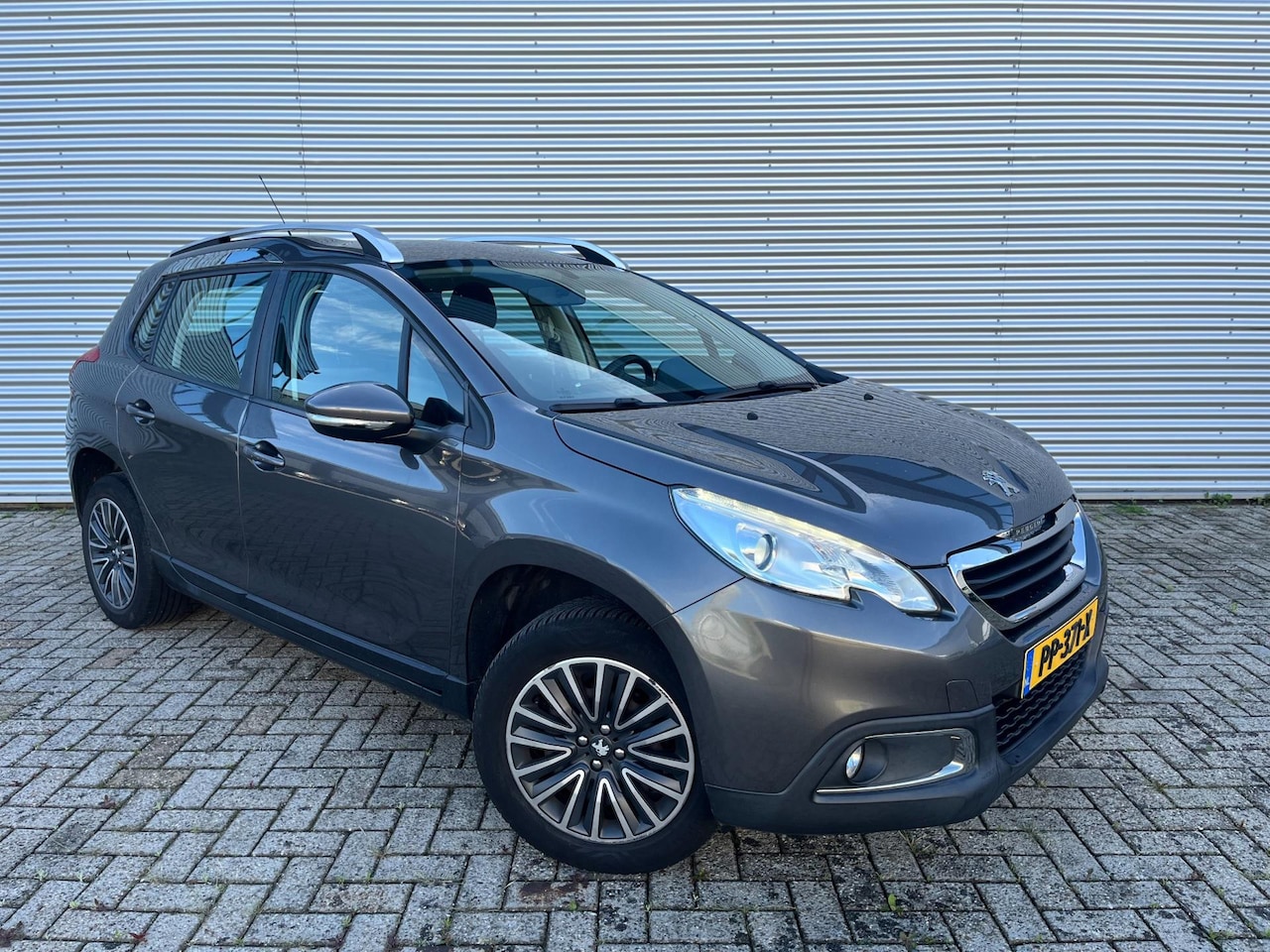 Peugeot 2008 - 1.2 PureTech Active|Airco|Cruise|Trekhaak|D-riem vervangen| - AutoWereld.nl